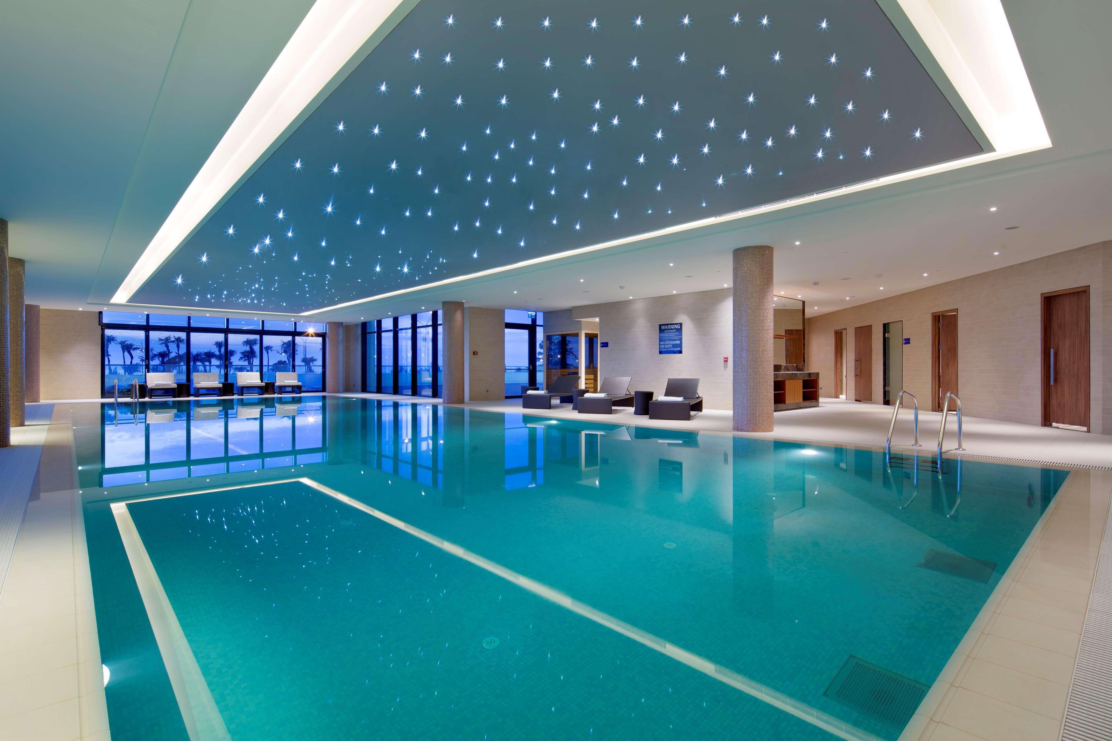 Hotel Hilton Batumi Exterior foto The pool at the InterContinental Budapest