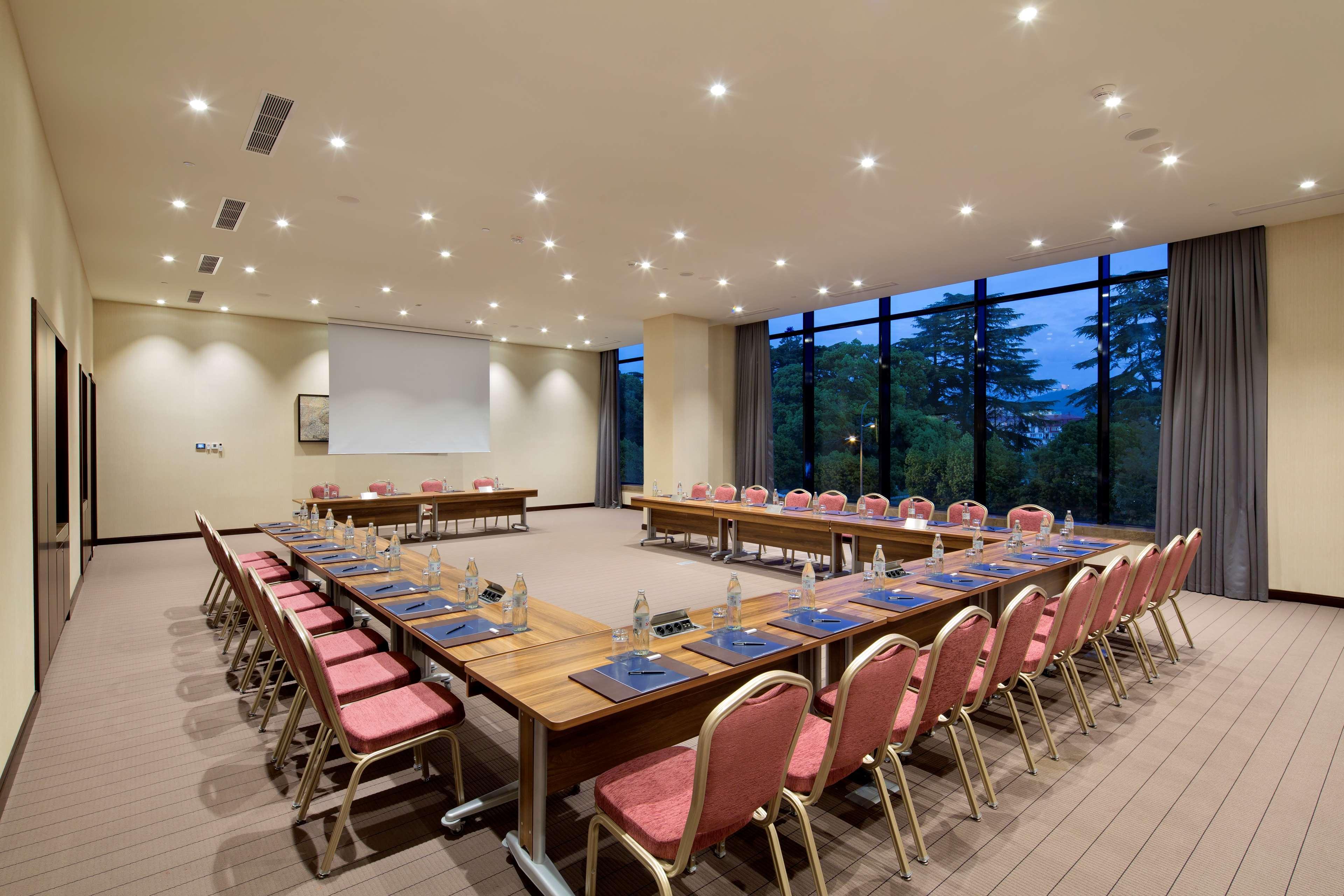 Hotel Hilton Batumi Exterior foto Meeting room