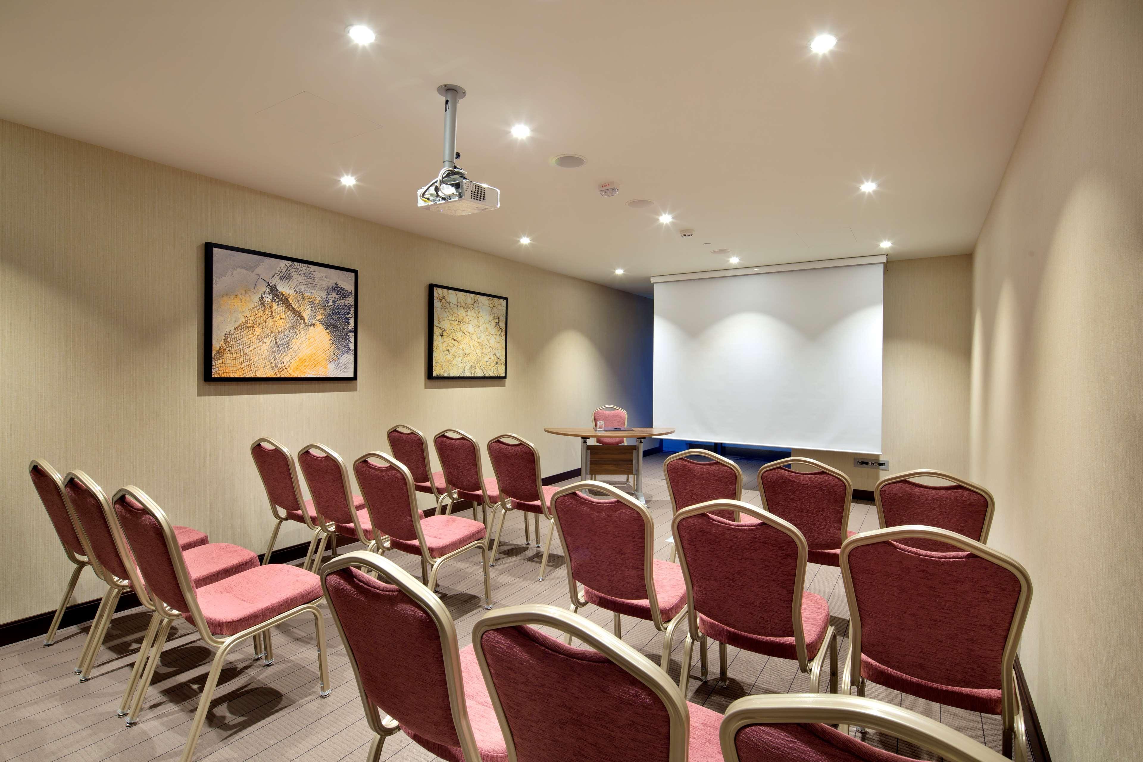 Hotel Hilton Batumi Exterior foto Meeting room