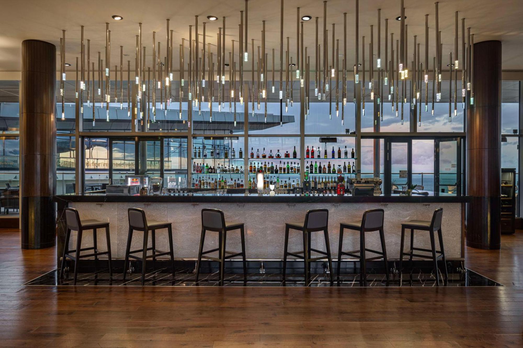 Hotel Hilton Batumi Exterior foto The bar at the 101 lounge